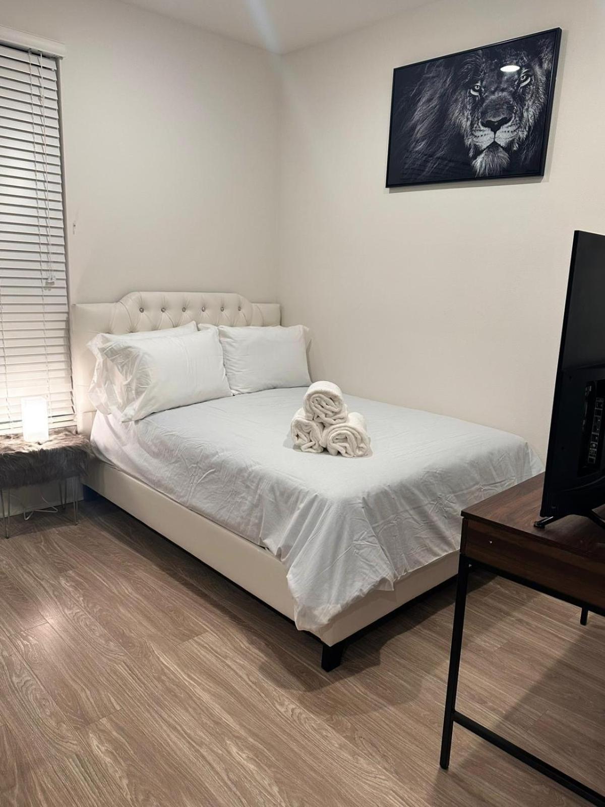 Cozy One Bedroom & Loft Sunset Free Off Site Parking And Wifi ลอสแอนเจลิส ภายนอก รูปภาพ